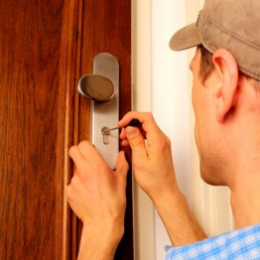 10 Crucial Points to Consider Before Hiring a Locksmith For Lock Repair